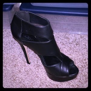 Black high heel sandal pumps